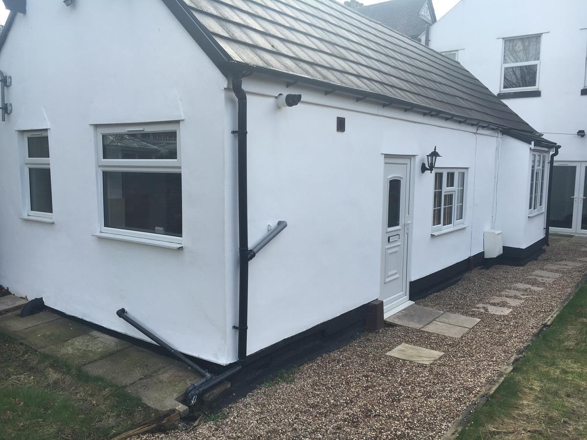 Manor Bungalow Walsall Exterior photo